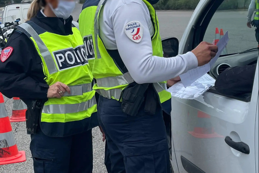 VIDÉO. Confinement : la police lance les contrôles sur l'autoroute et ne laissera rien passer