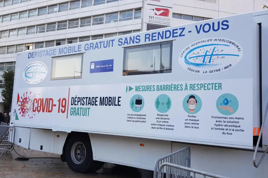Un camion de dépistage du coronavirus installé ce vendredi dans le centre de Toulon