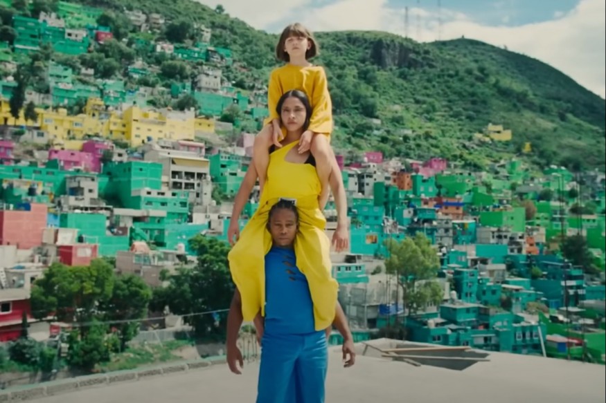 [CLIP] Elton John & Britney Spears - Hold Me Closer