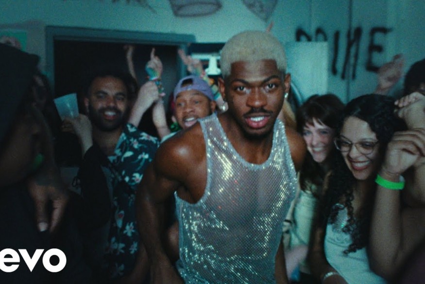 [CLIP] Lil Nas X - Light Again!