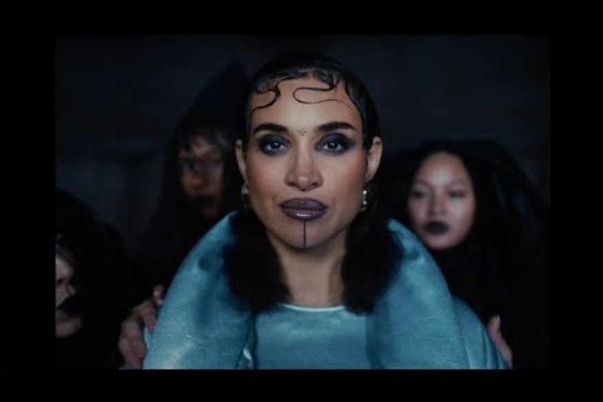 [CLIP] Camélia Jordana - Win Rak